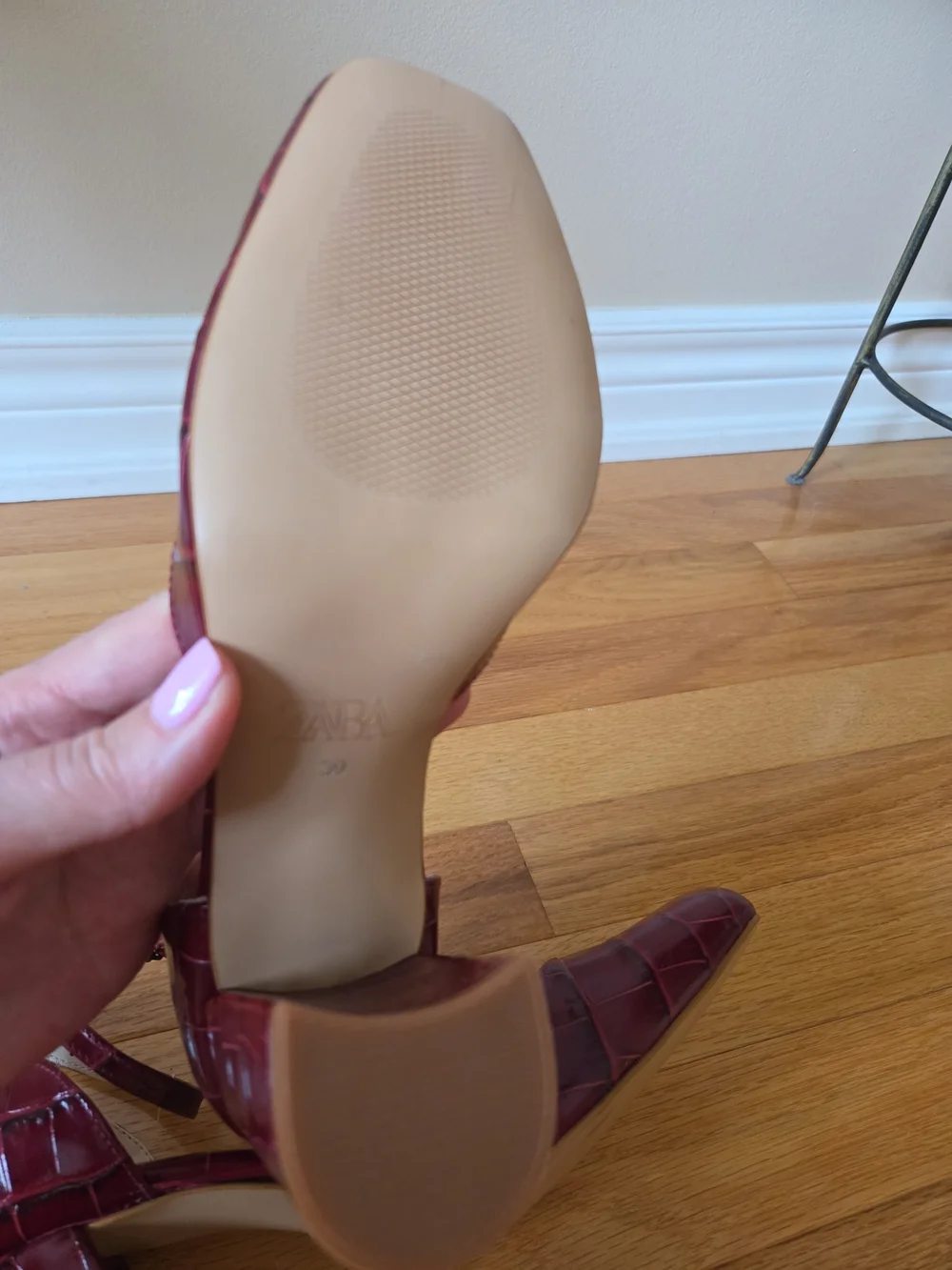Zara Deep Red Croc-Embossed Block Heel Pump with Ankle Strap .new without tags - Picture 6 of 11